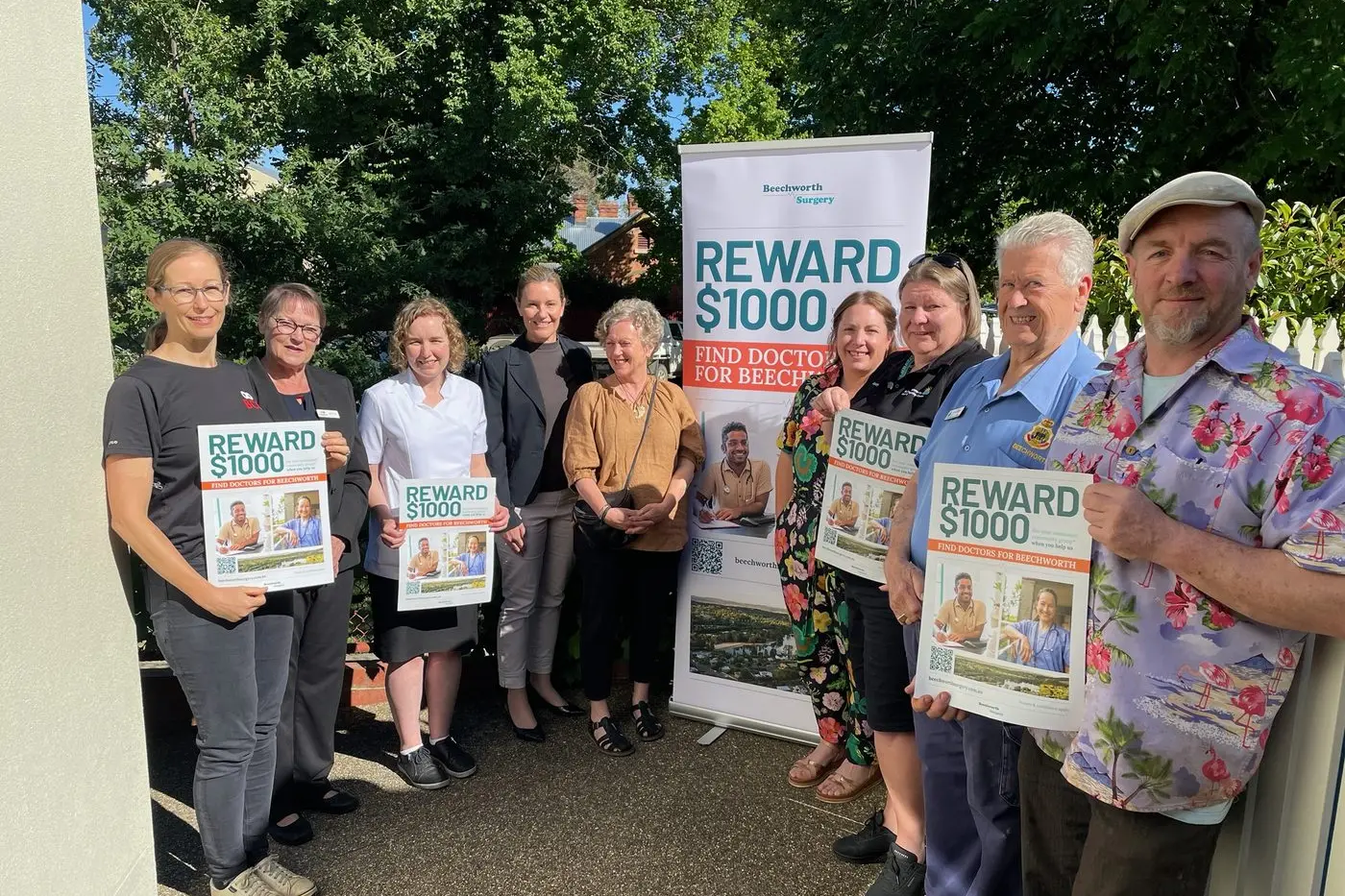 UNITED EFFORT: Local organisation representatives Beechworth Chain Gang\\u2019s Lynn Frerichs (left), Beechworth Pharmacy\\u2019s Marlene Kelly and Rebecca Burgess, Beechworth Health Service\\u2019s Susan Plath, Beechworth Inc\\u2019s Katrina Witherow, Quercus Beechworth Heather Jameson, Mandy Holt from Beechworth Community Early Years Learning Centre, RSL\\u2019s John Eldrid and local cartoonist and caf\\u00E9 owner Adrian Osborne are behind Beechworth Surgery\\u2019s initiative to attract doctors to town. PHOTO: Coral Cooksley