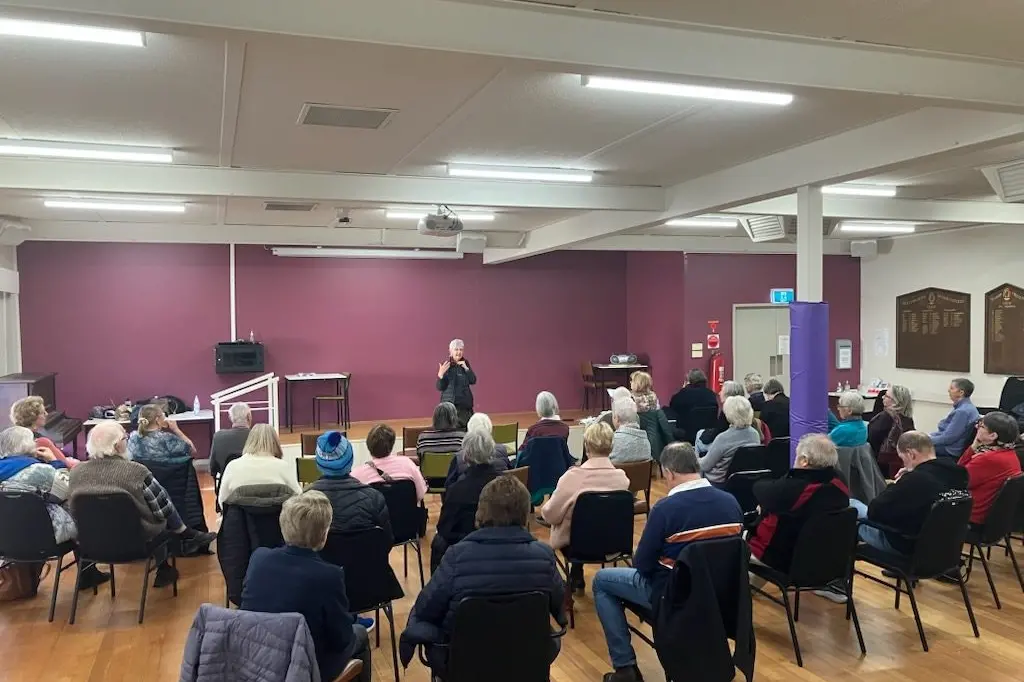 OFFERING A RIDE: Attendees at last week\\u2019s meeting led by Gerri Boland contributed valuable suggestions to help seniors and others with transport. 