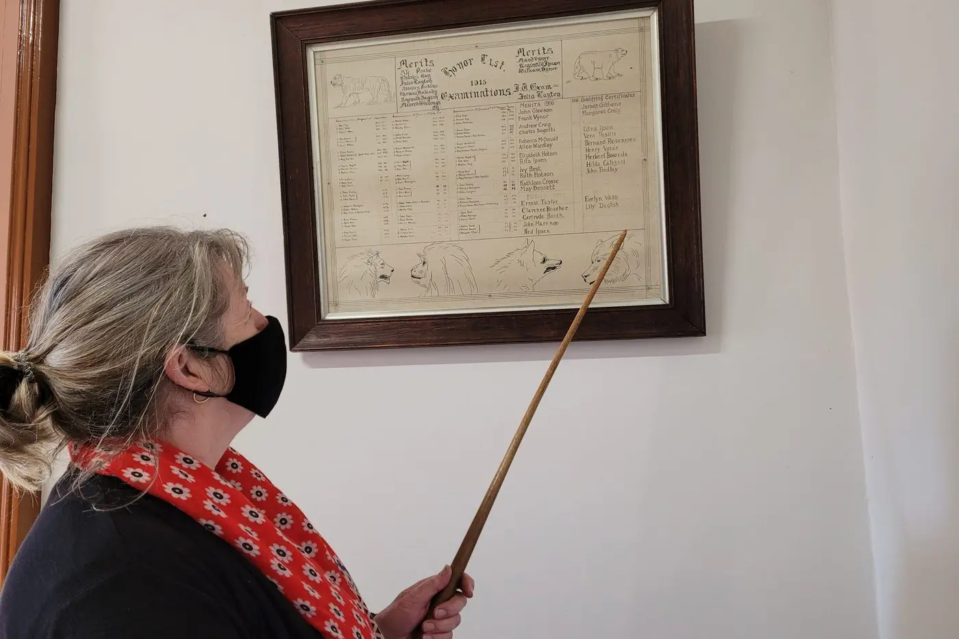 SCHOOL HONOURS LIST: Chiltern Athenaeum committee chair Maureen Everitt points to interesting information on the honours list for the local school with the records more than a century old. PHOTO: Coral Cooksley