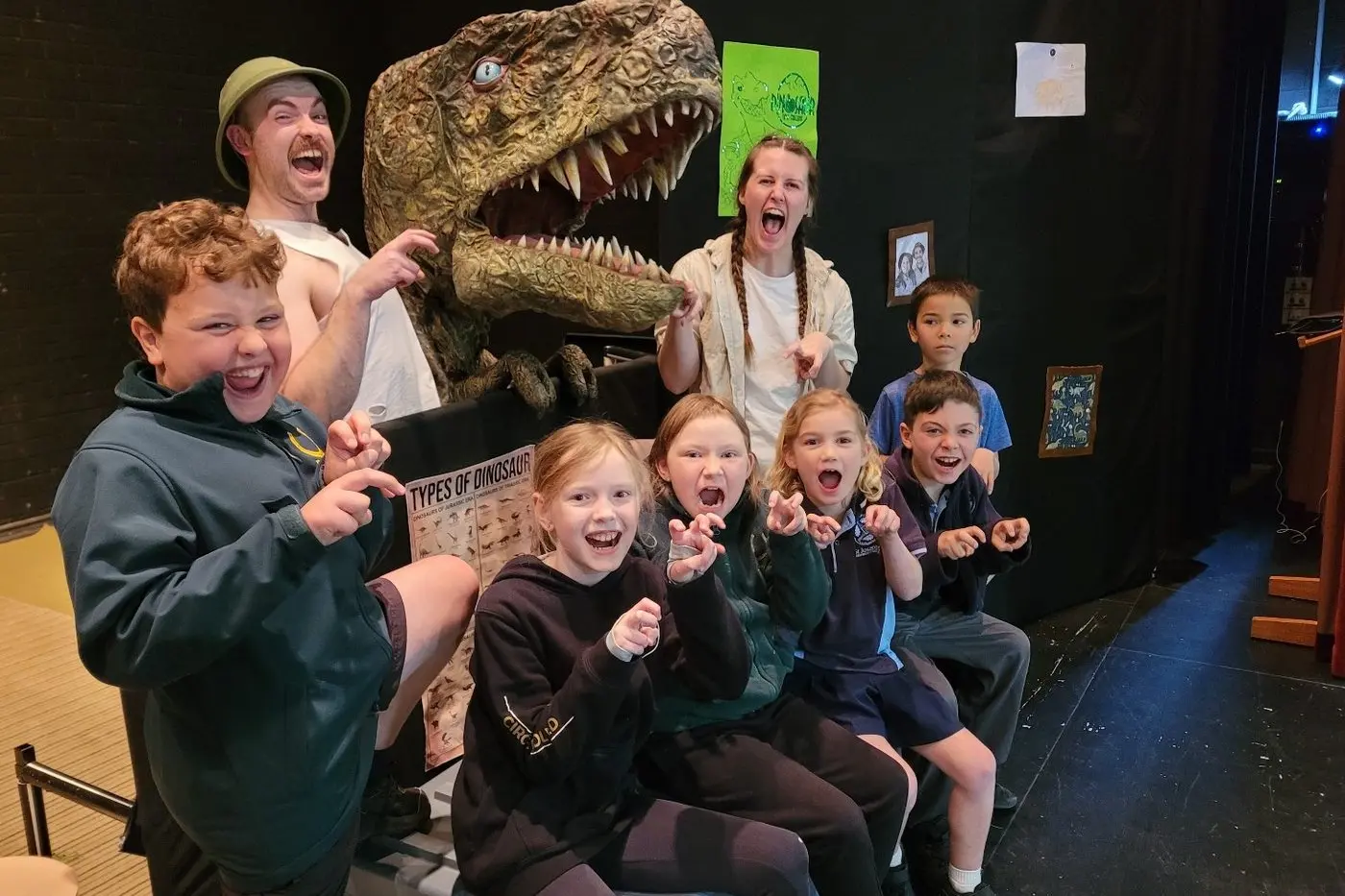 FUN: Beechworth Primary School\\u2019s (BPS) Year 3 student Cooper (left), Montessori Year 4 student Poppy, BPS student Amity (Yr 3), St Joseph\\u2019s students Dot (Foundation) and Leo (Year 3) and Montessori\\u2019s Michael (Yr 2) had an engaging time with \\u2018The Dinosaur Time Machine\\u2019 performance by actors Jack Wilde and Felicia Lannan (back). PHOTO: Coral Cooksley