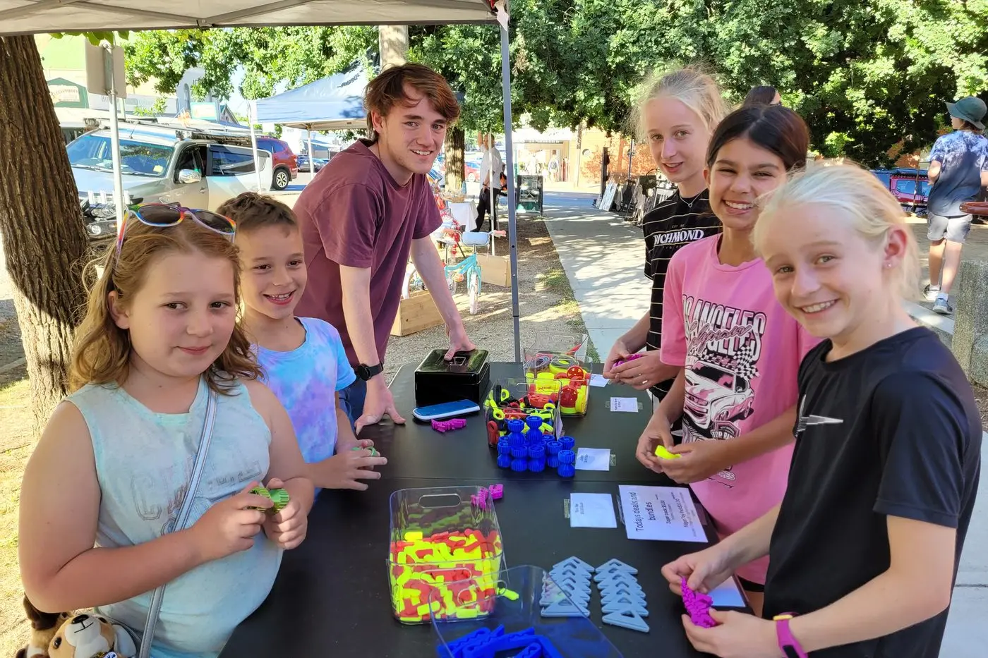 LOCAL CRAFT ON SHOW: Beechworth\\u2019s 10-year-old Lily Barlow (left) with brother eight-year-old Koby, innovative creator Brayden Schilling, 12-year-old Violet Carr with friend 12-year-old Larni Armstrong and 11-year-old Hazel Carr had fun with fidget toys at last Friday\\u2019s Quercus community Christmas market.