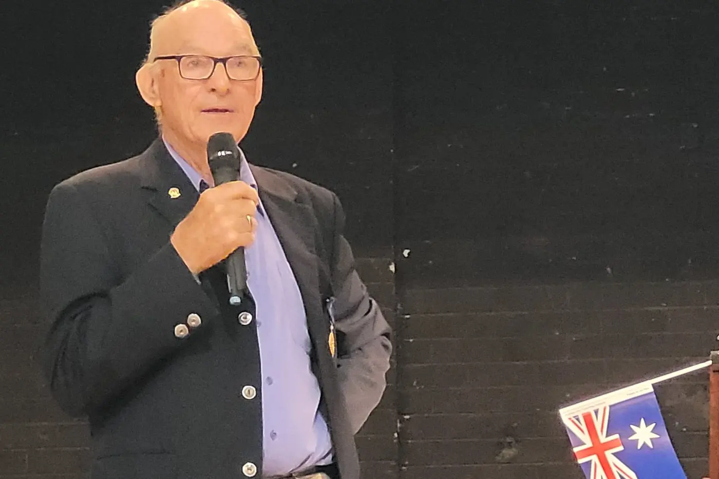 HISTORY PASSIONATE: Wooragee\\u2019s Dr Pieter Mourik delivered a fascinating talk on Aboriginal ring trees at last Friday\\u2019s Beechworth\\u2019s Australia Day celebration. PHOTO: Coral Cooksley