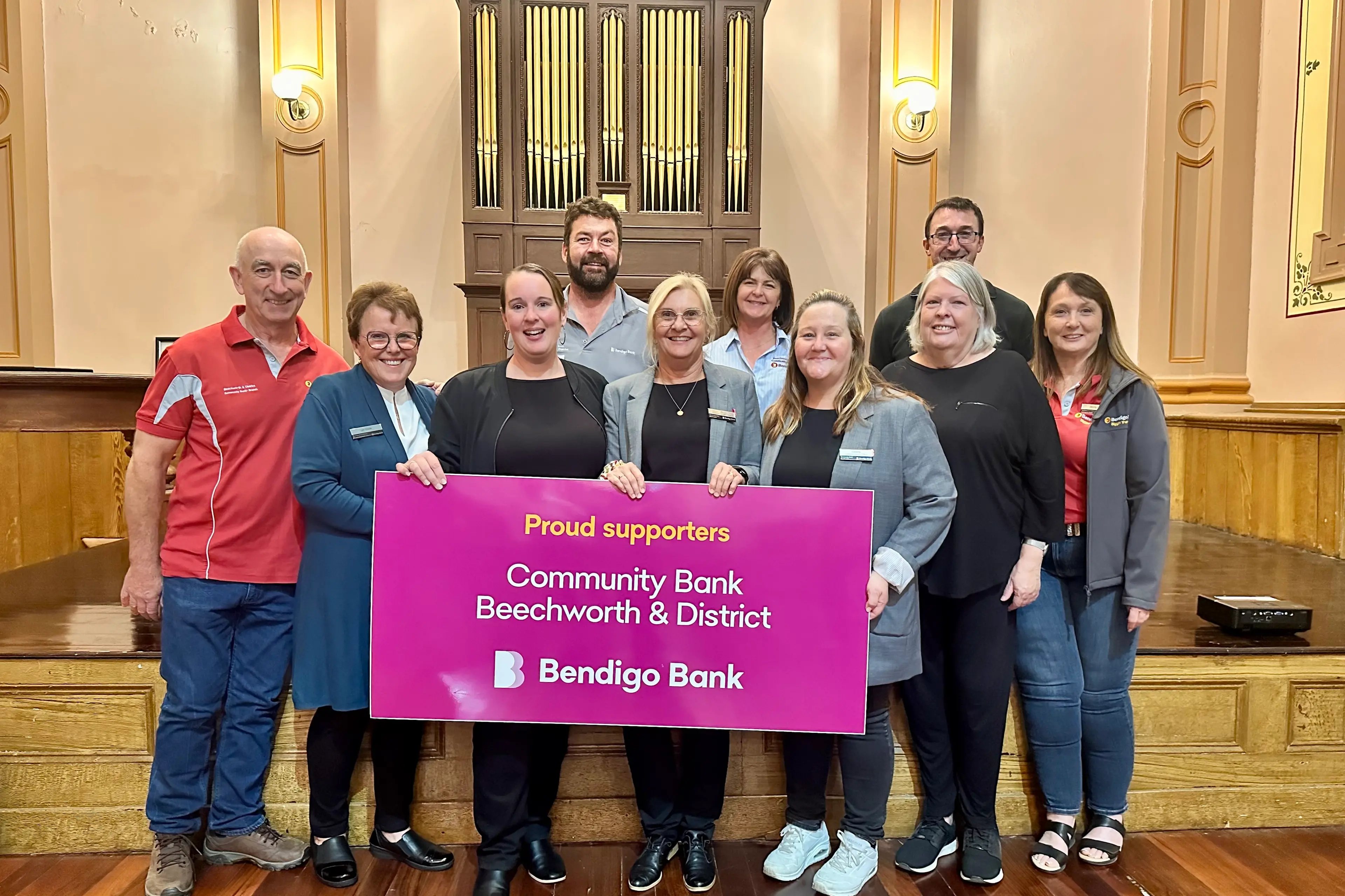 <p>TEAMWORK: Bendigo Bank - Community Bank Beechworth & District Board members and staff proudly supporting local communities. PHOTO: Bendigo Bank.</p>\\n