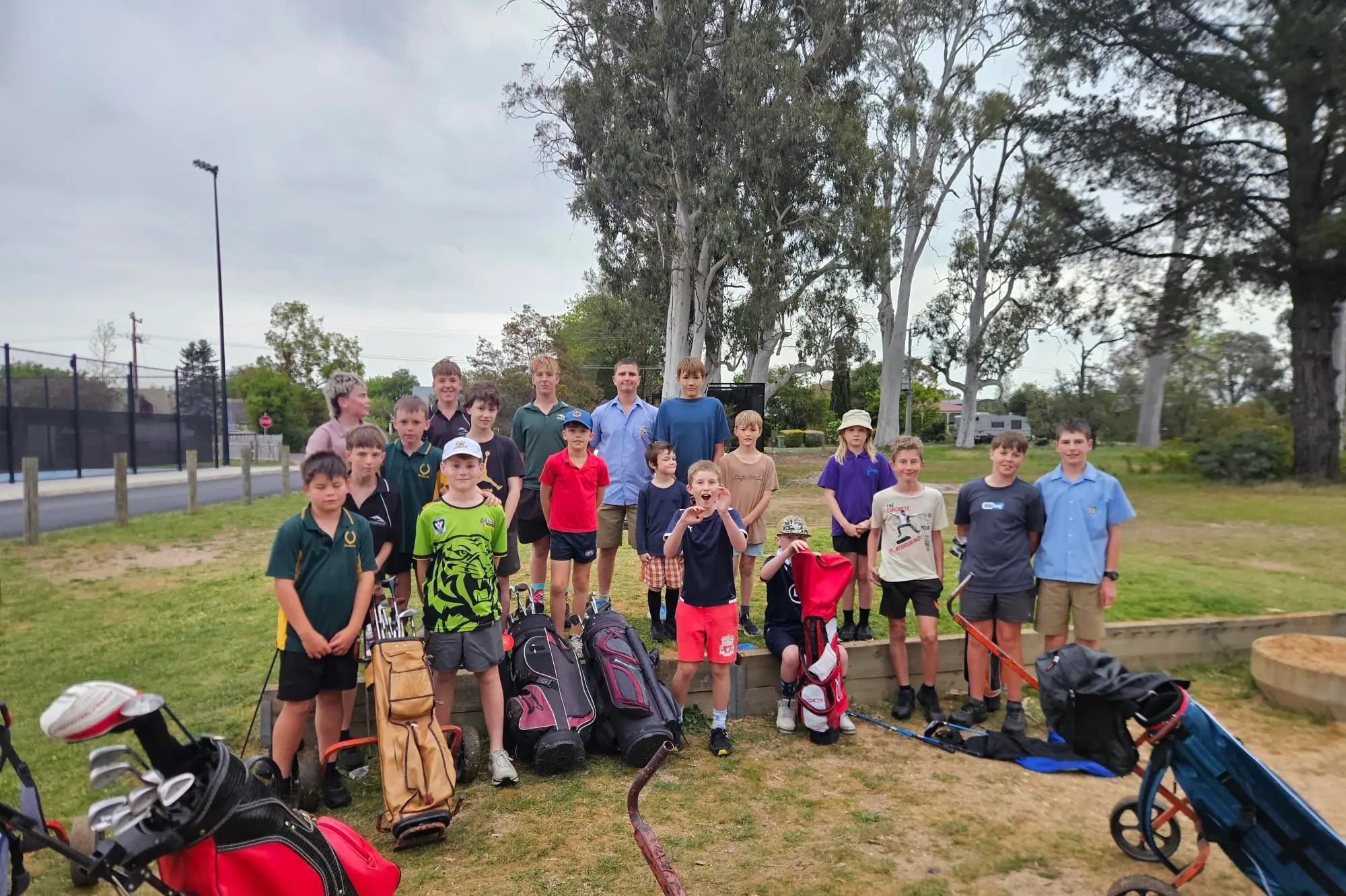 <p>LEARNING THE GAME: Despite testing conditions, 20 junior golfers turned out at Beechworth Golf Club for a clinic last Monday afternoon.</p>\\n