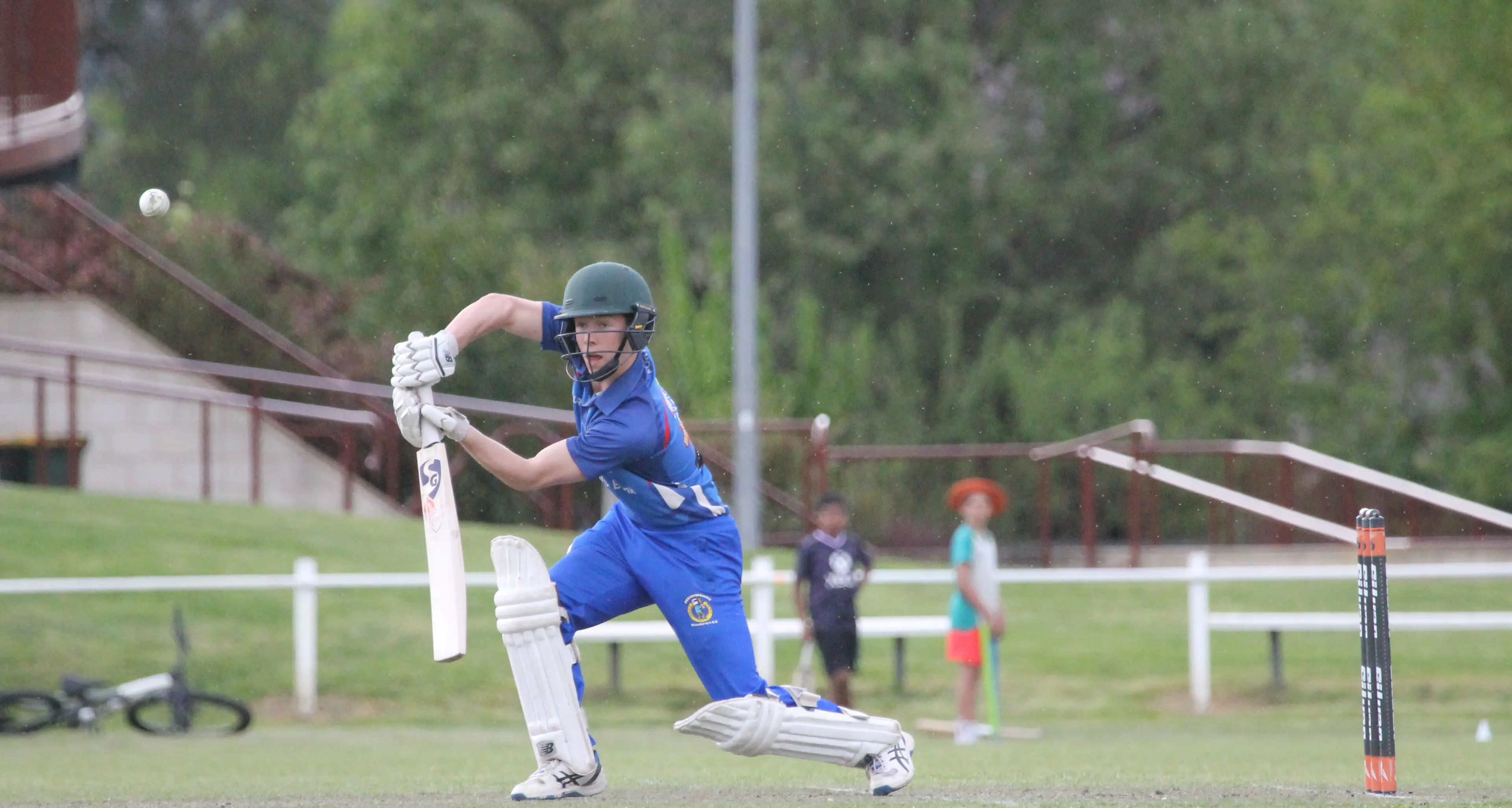 Beechworth bowlers undone by Lakers