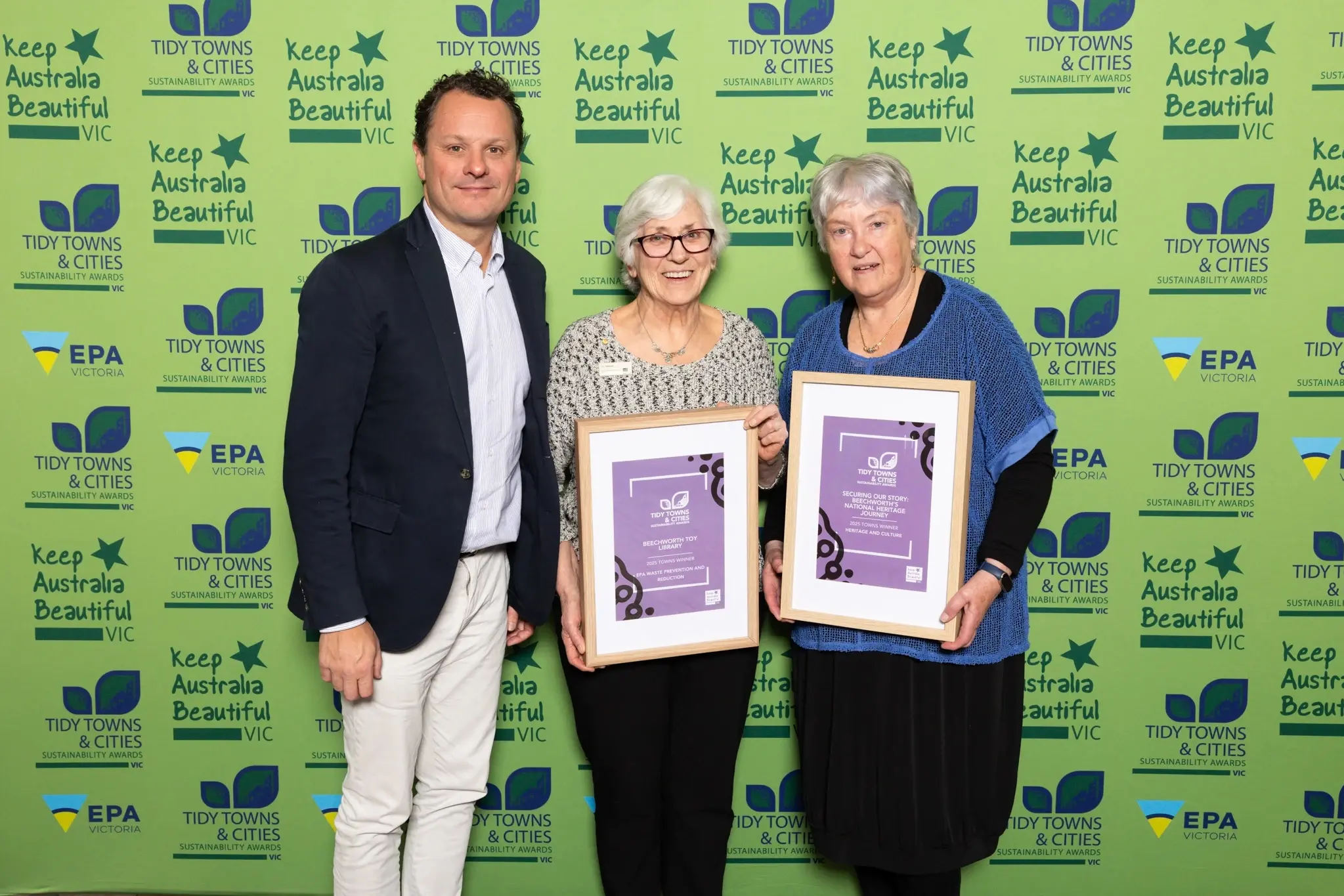<p>GREAT RECOGNITION: North East Media chief executive Edward Higgins (left) with Beechworth\\u2019s Iris Mannik and Anne Wilson who accepted awards on behalf of the Beechworth Toy Library and Indigo Shire Council at last Tuesday\\u2019s presentation night. PHOTO: Keep Australia Beautiful Victoria.</p>\\n