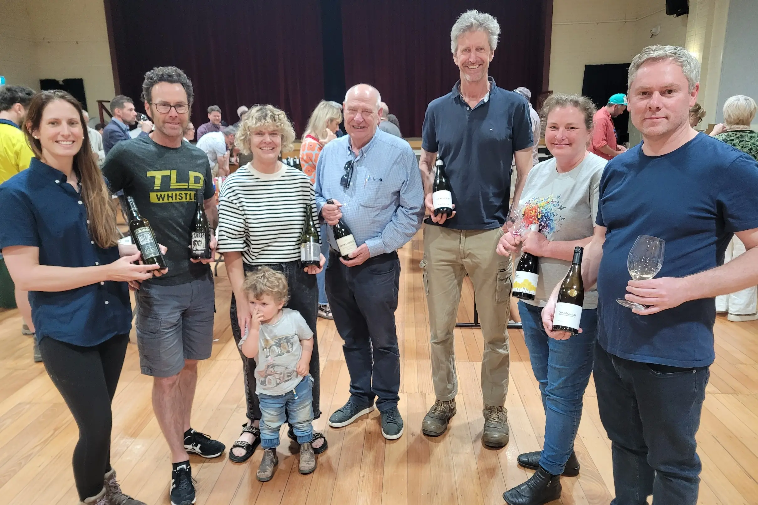 <p>WINNING SMILES: Some of the winemakers with their trophy winning entries at last Friday\\u2019s award presentations Warrabilla\\u2019s Amy Sutherland Smith (left), Adrian Rodda, Eminence Wines\\u2019 Clare Burder (with two-year-old son Izzie), Indigo Vineyard founder Rob Hawkings, and winemakers Warren Proft from Chrismont Wines, Billy Button\\u2019s Jo Marsh and Jeremy Schm\\u00F6lzer from Schm\\u00F6lzer & Brown. PHOTO: Coral Cooksley</p>\\n