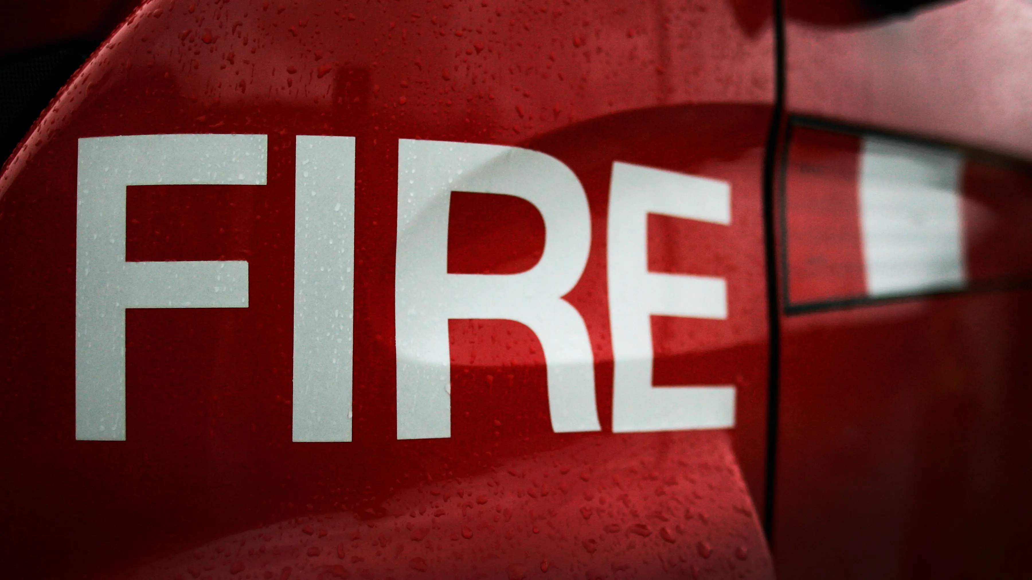 Aircraft called to contain Rutherglen grass fire