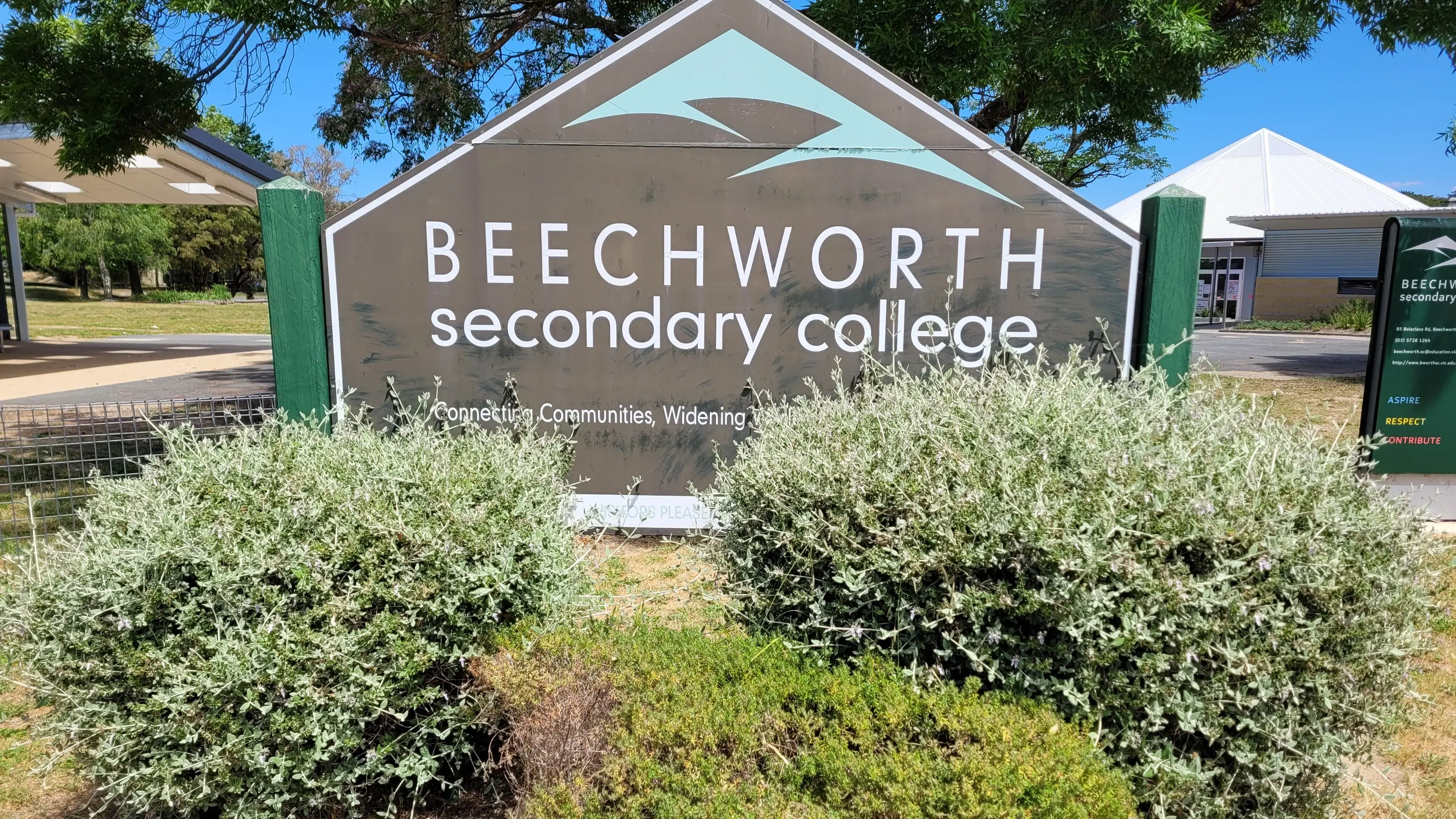 Charges laid after student suffered severed fingertips at Beechworth school