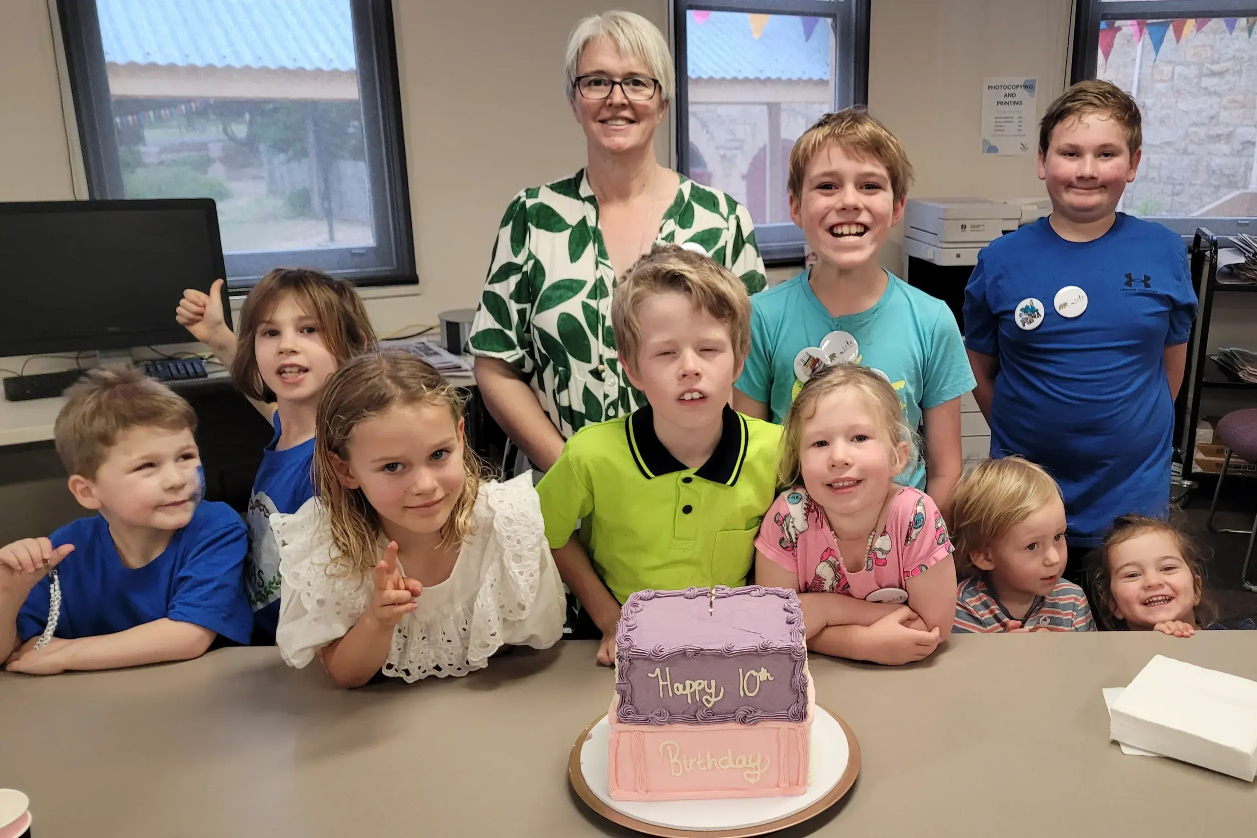 <p>CELEBRATED: Youngsters  with Youth and Children\\u2019s Librarian Kerri Wells at the Beechworth Library\\u2019s 10th anniversary celebration in its present location. </p>\\n