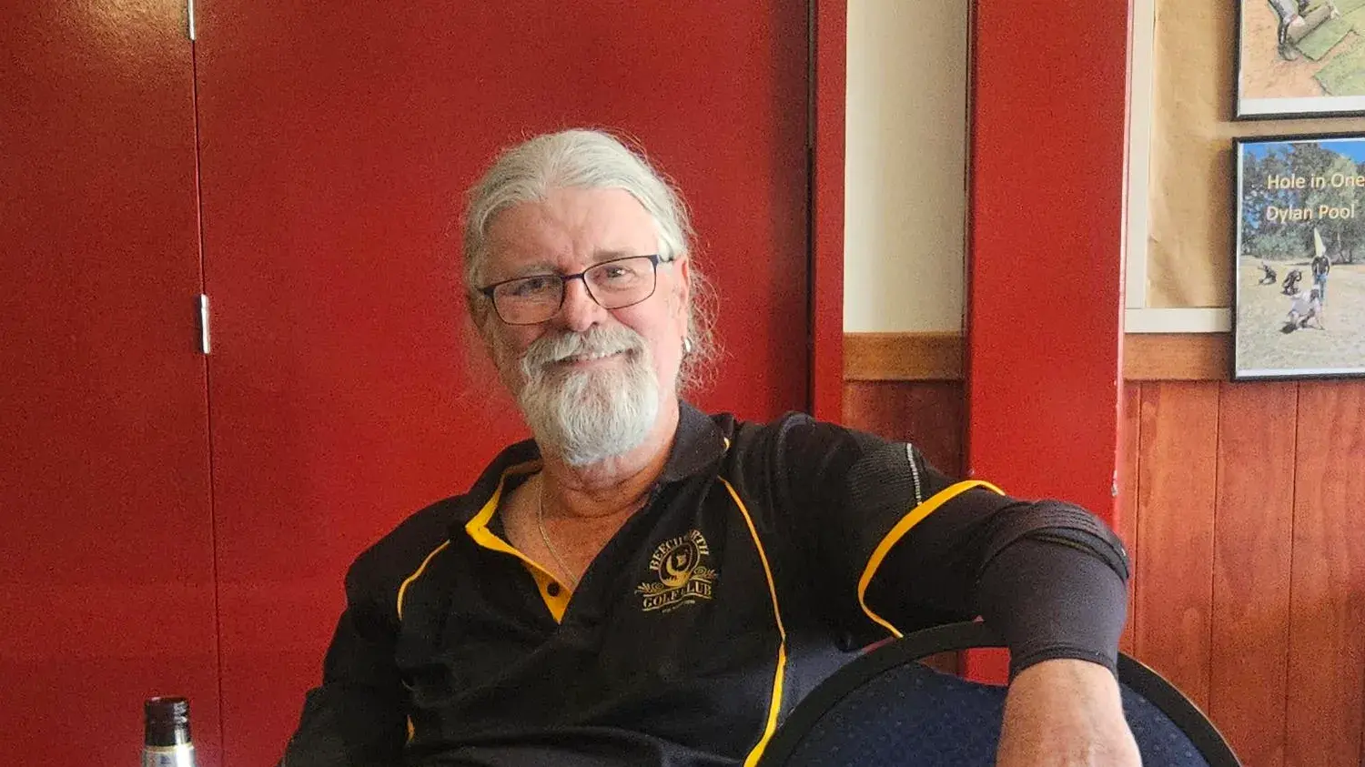 Twilight golfers battle it out in scorching heat