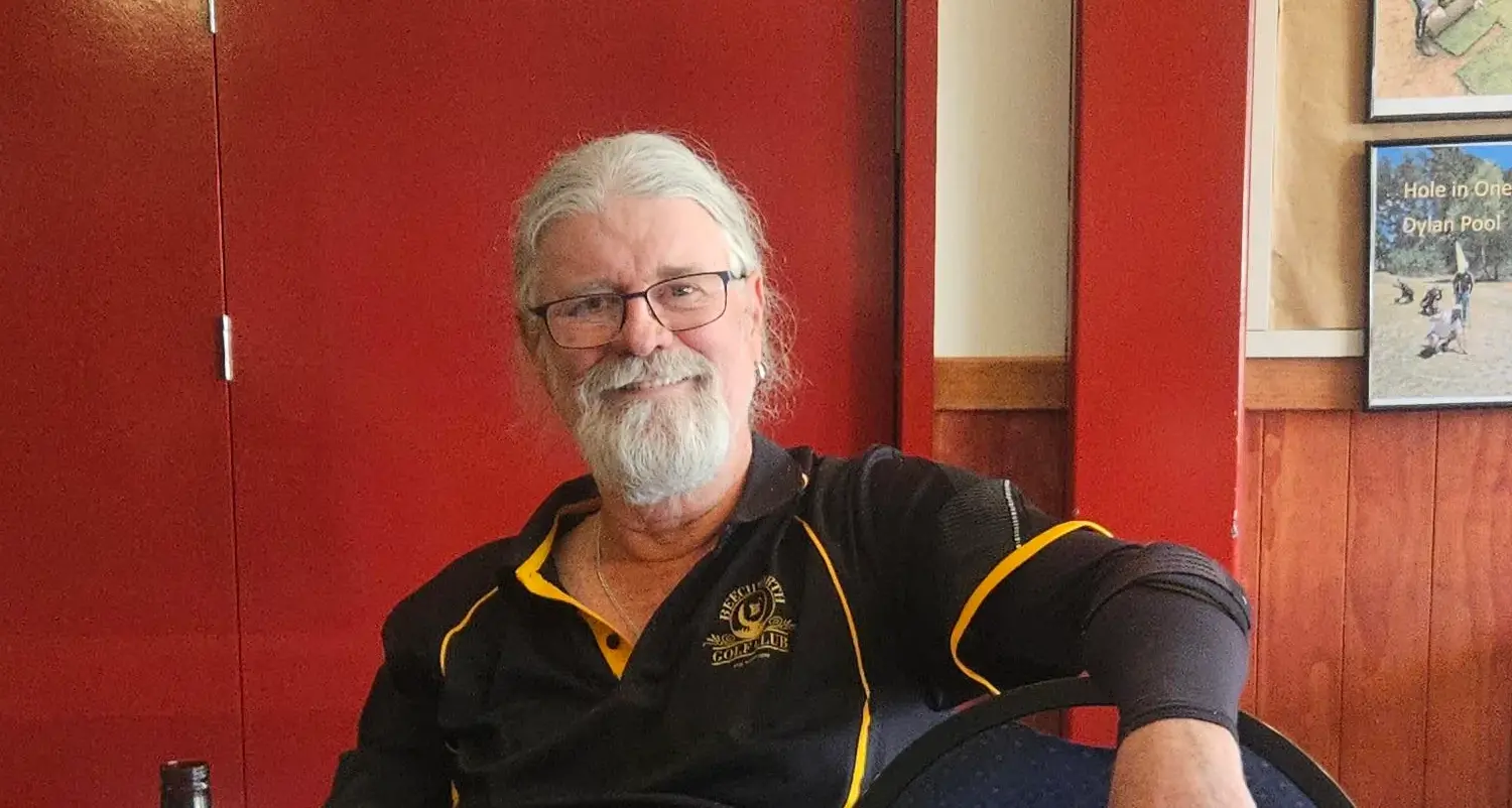 Twilight golfers battle it out in scorching heat