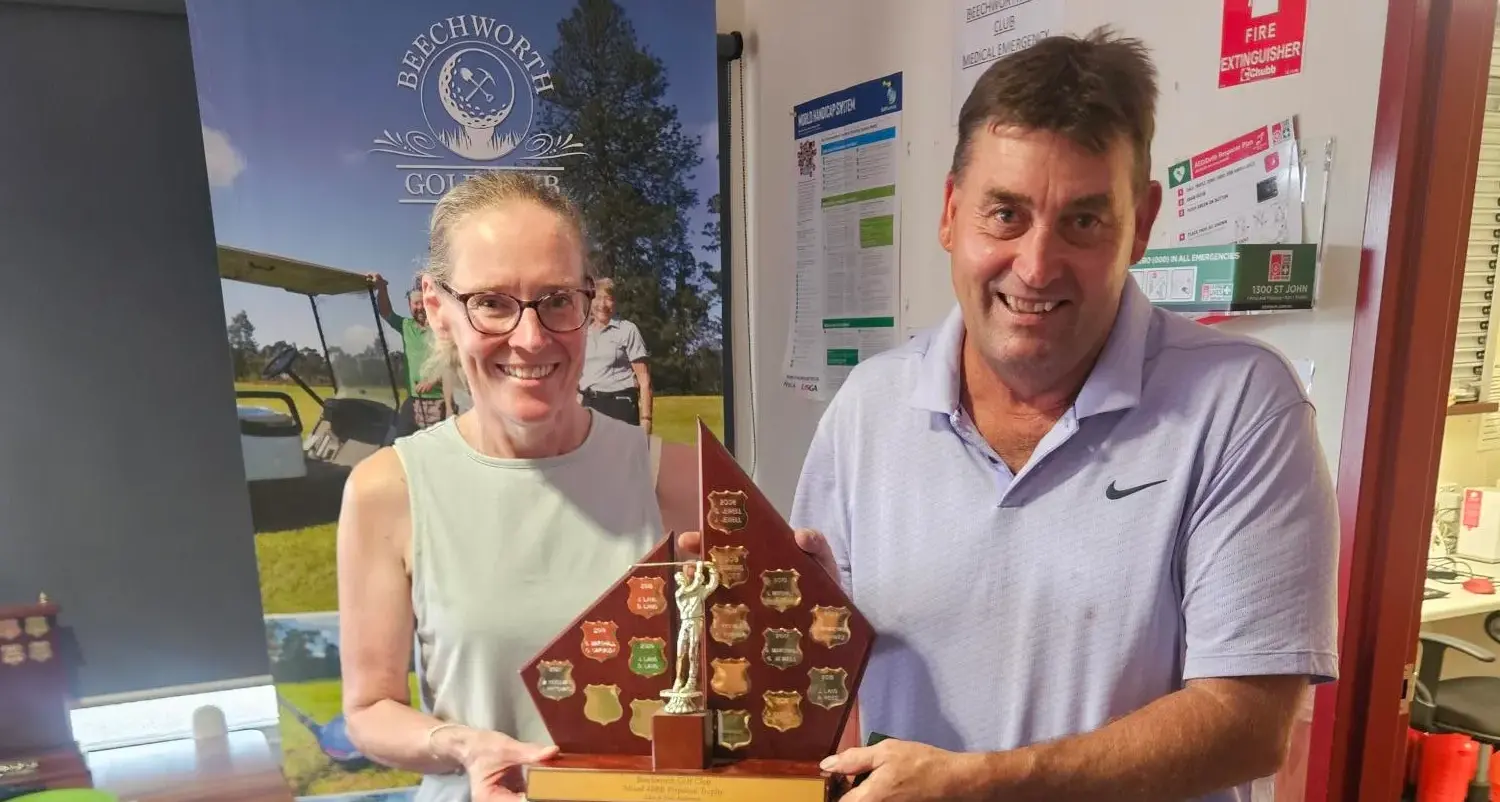 Beechworth Golf Club opens season with mixed fourball championships