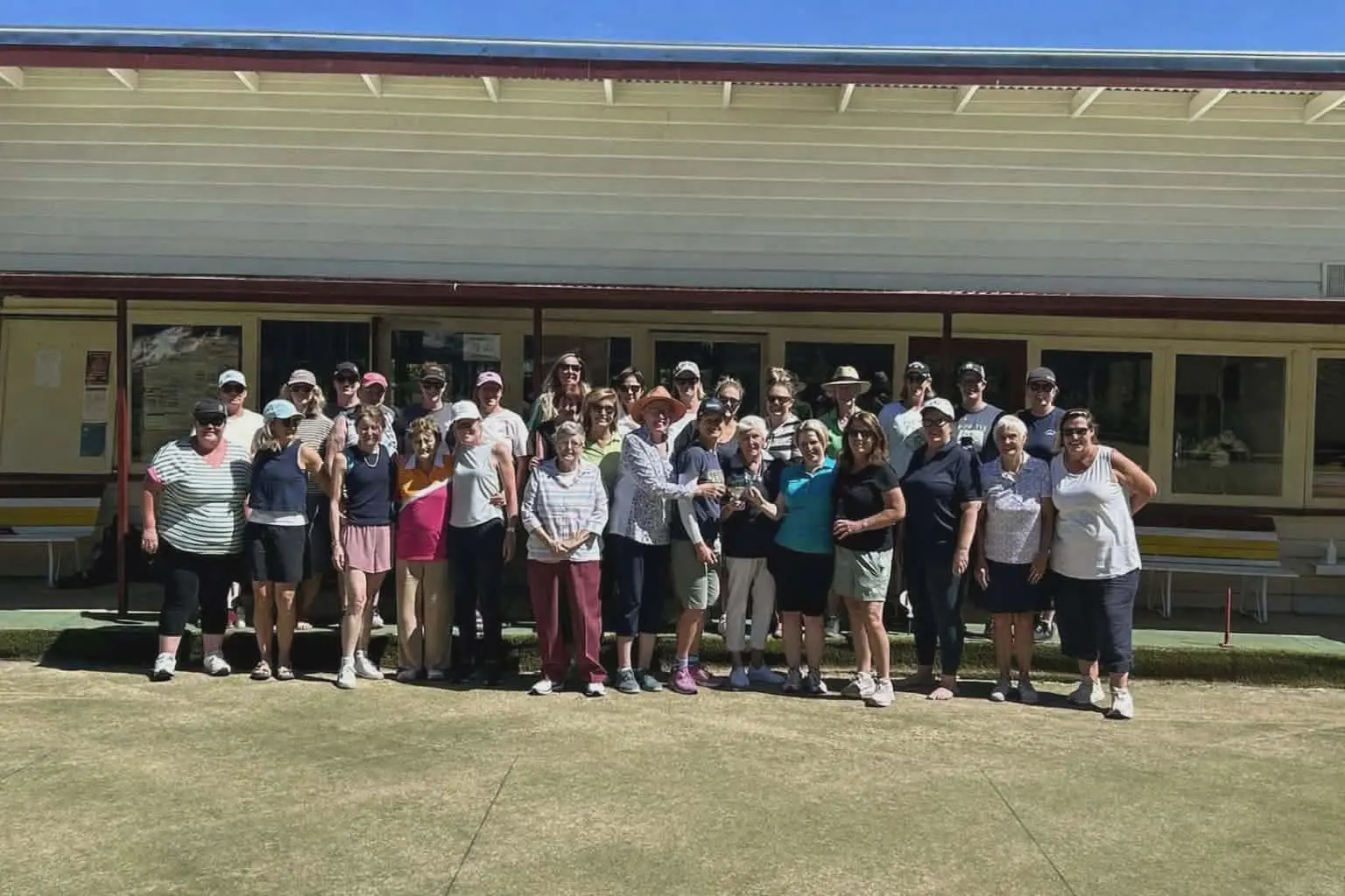 <p>HAPPY \\'BOLFING\\': Some 30 female Beechworth Golf and Bowls Club members gathered for their annual Bolf Day last Sunday.</p>\\n