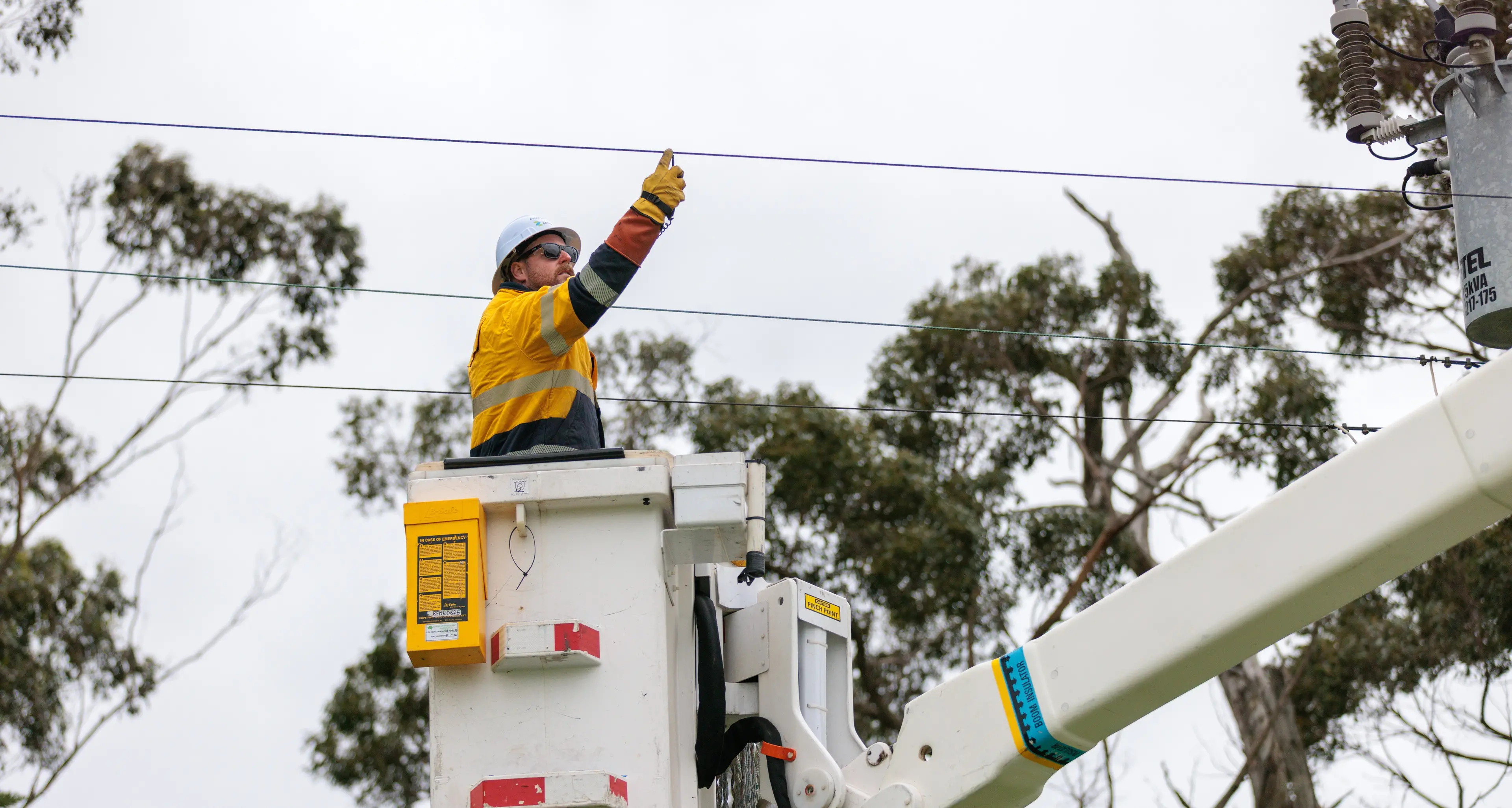 5700 customers to be without power during North East power line works