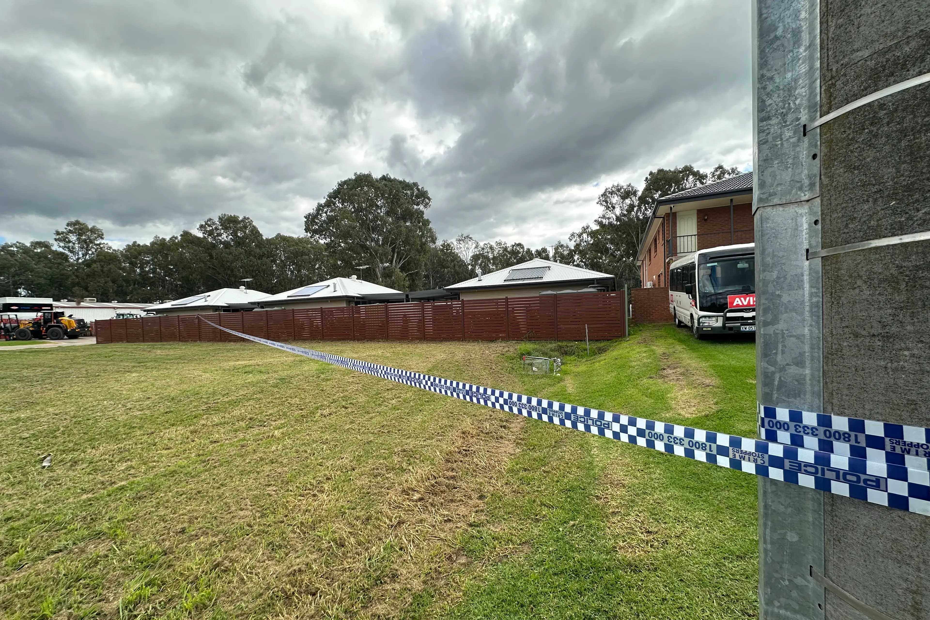 <p>UNDER INVESTIGATION: Wangaratta detectives are investigating a stabbing on Speed Street, Wangaratta, where a woman was airlifted to hospital with critical injuries. PHOTO: Bailey Zimmermann</p>\\n