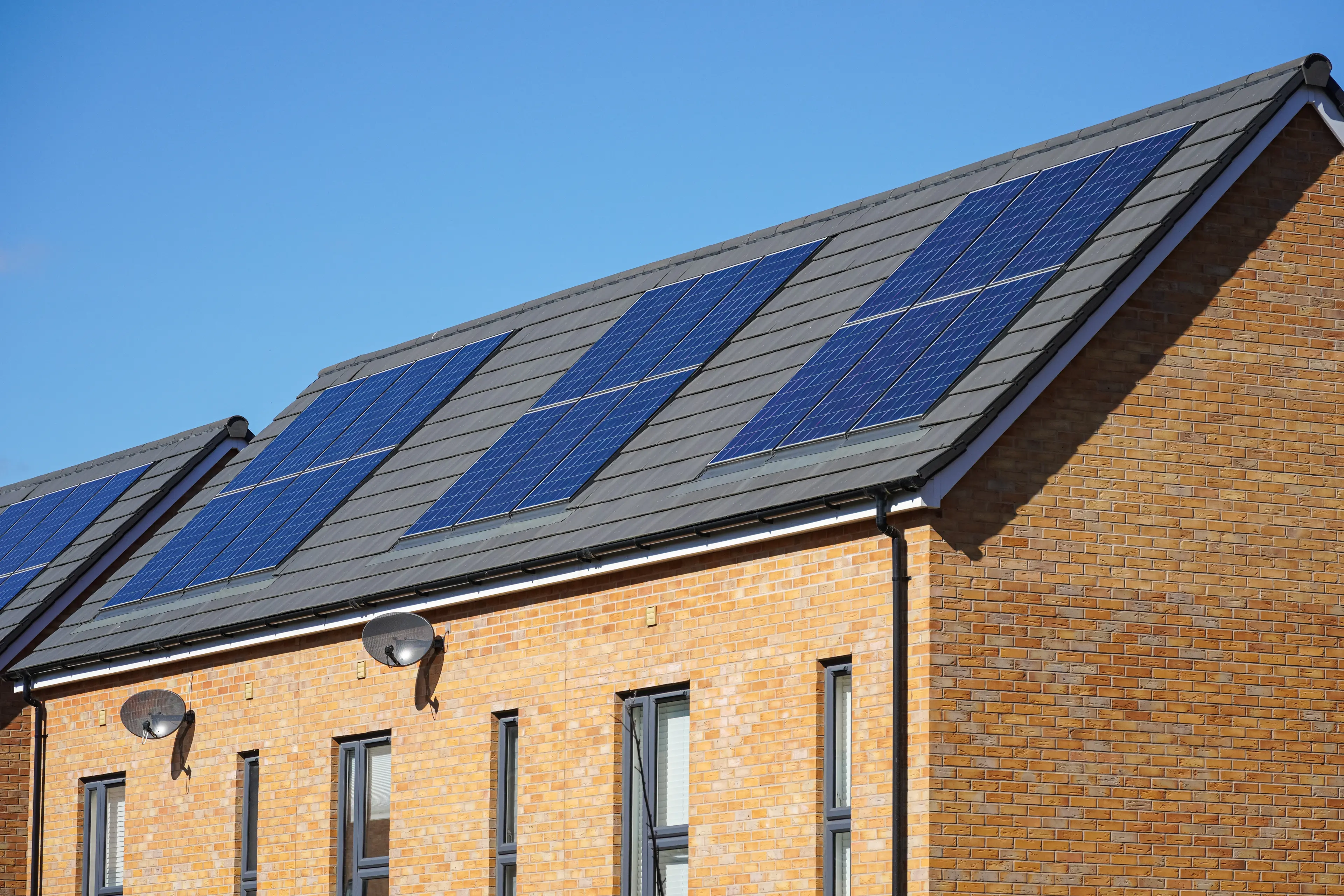 <p>SGARED BENEFIT: Support is available for owners\\u2019 corporations  apartment buildings to install solar panels. PHOTO: AdobeStock Marcin Rogozinski 760735844</p>\\n