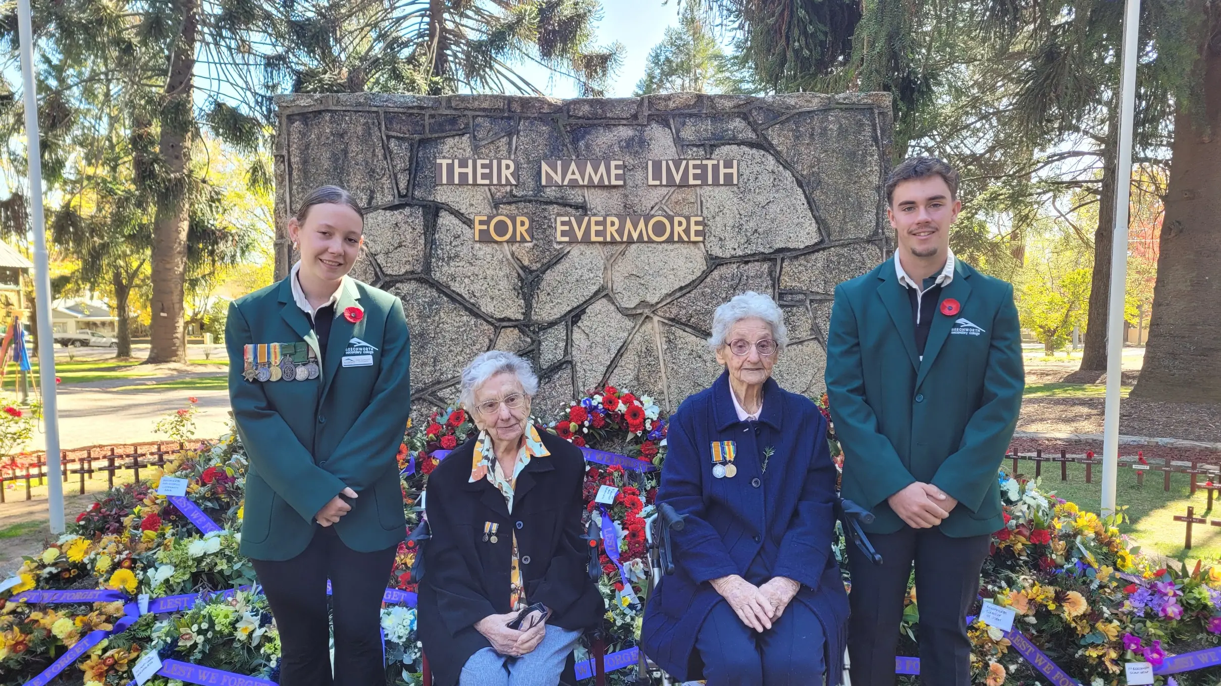 Lest We Forget: Large crowds commemorate ANZAC Day in Beechworth
