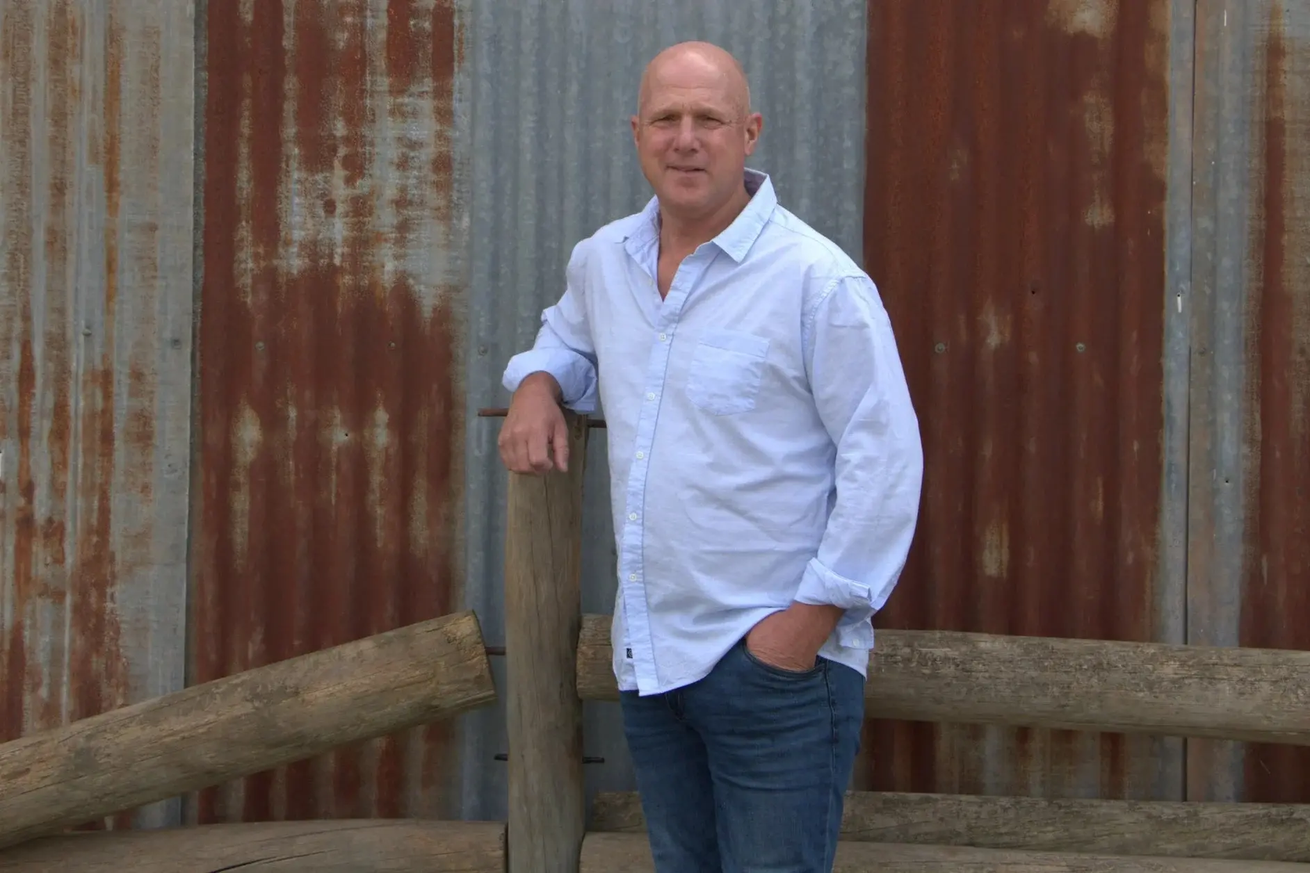 <p>UNBREAKABLE: The Unbreakable Farmer, Warren Davies, will be speaking at a Quercus Beechworth event on Friday, 15 May.</p>\\n