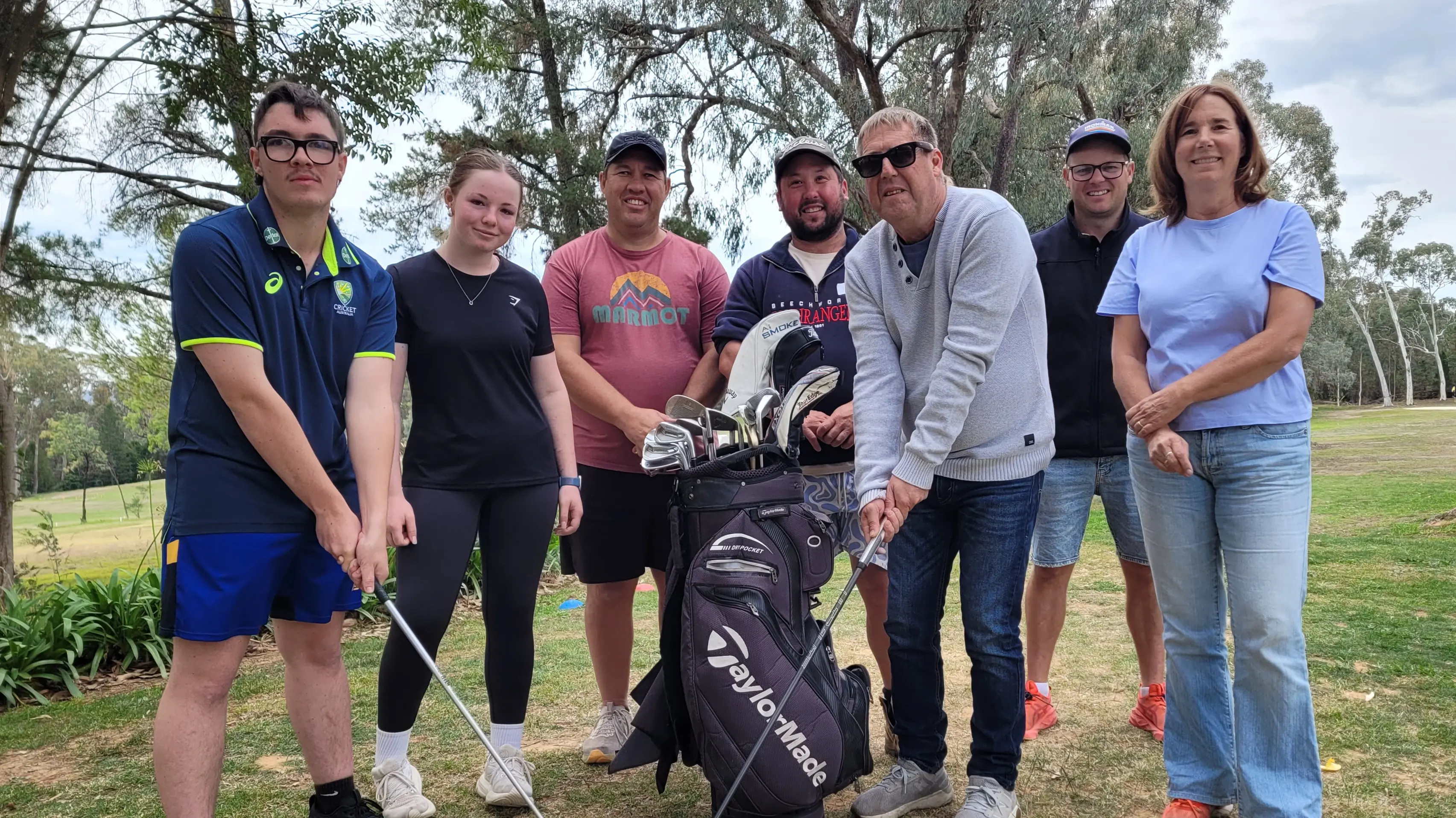 Beechworth Golf Club invites blind and vision impaired people to take up golf