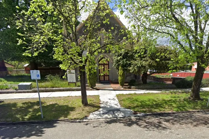 <p>CREATING AWARENESS: Quercus Beechworth Neighbourhood Centre will host a frum raising awareness on domestic violence on 29 June. PHOTO: Google Earth</p>\\n