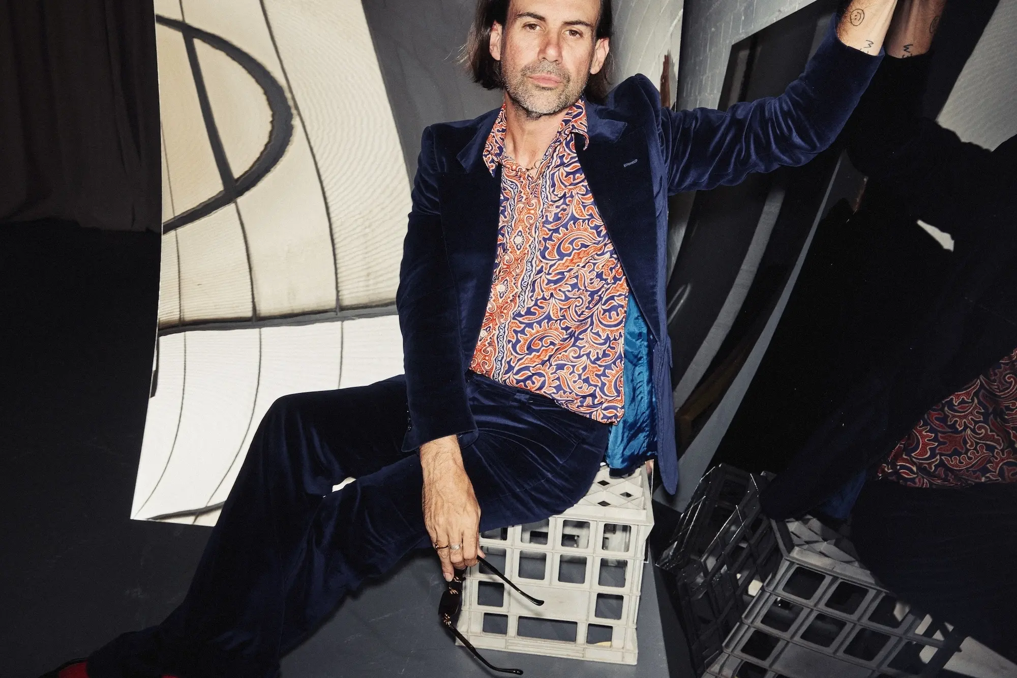 <p>WORK OF ART: Rock artist Phil Jamieson is taking his national tour to Tanswell\\'s Hotel in Beechworth on Thursday 25 June. PHOTO: Laura May Grogen</p>\\n