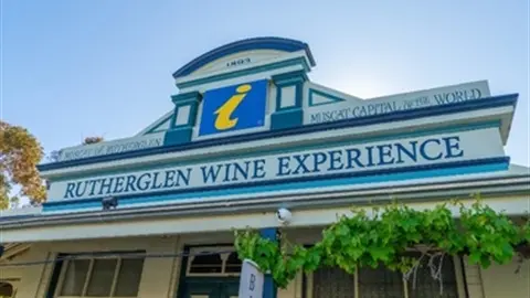 Council and winemakers celebrate return of wine sales to the Rutherglen Wine Experience Centre