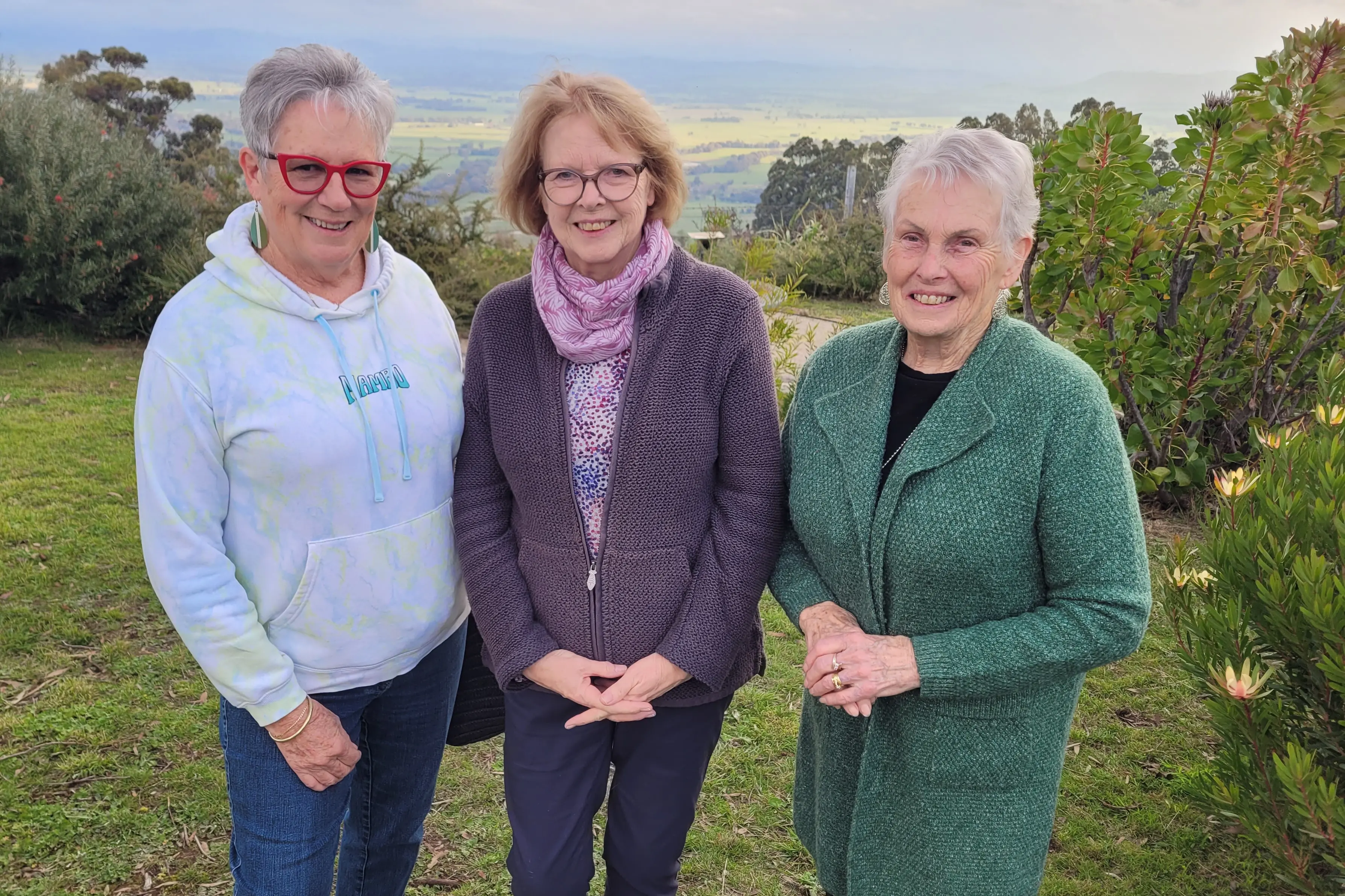 <p>IMPRESSED: Beechworth mosaic artists Jenny Bussell (left), Barbara Gray and Meryl Johnson at the gathering on Sunday in Beechworth. PHOTOS: Coral Cooksley</p>\\n