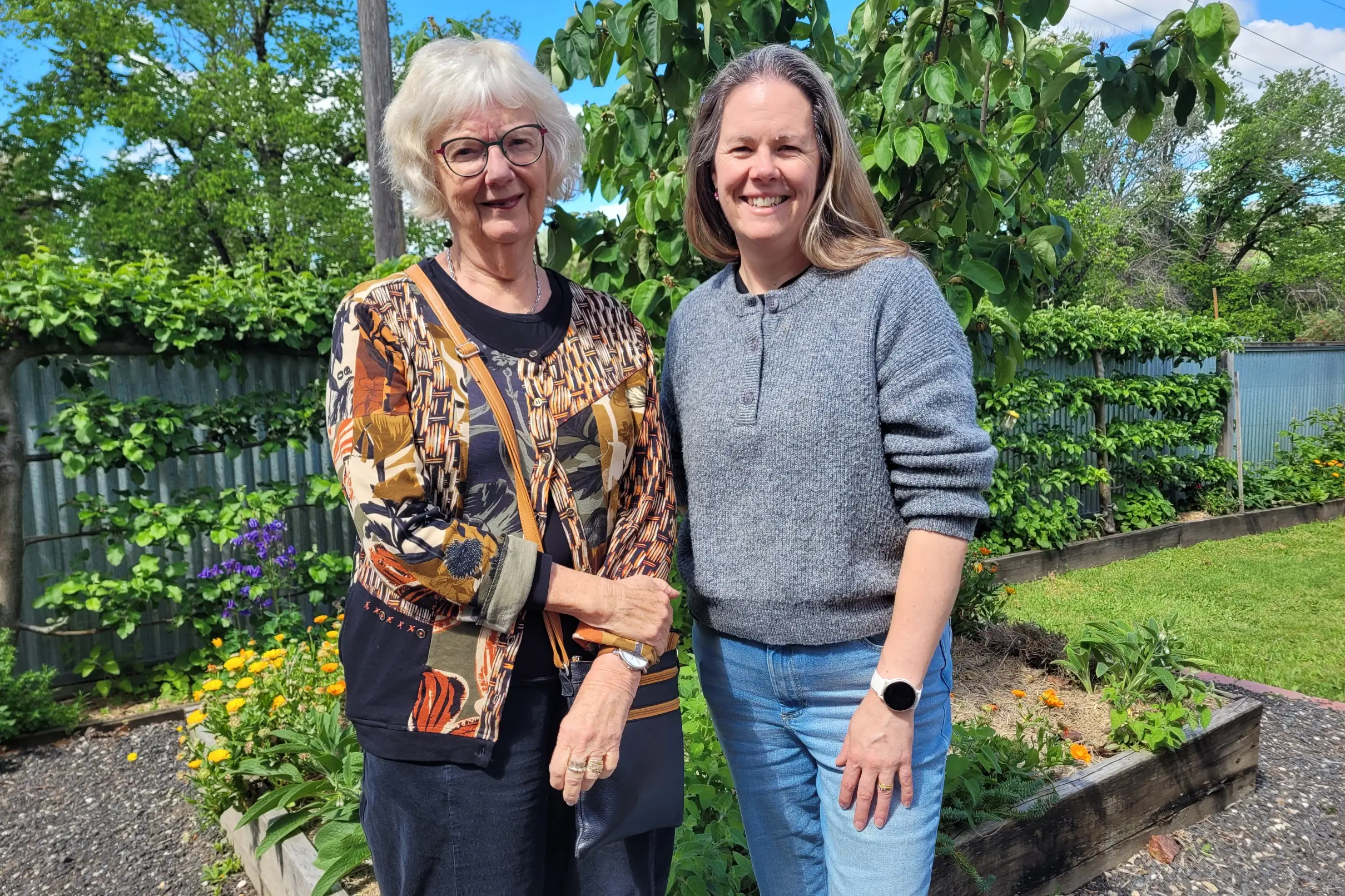 <p>SPECIAL MEMORIES: Past Quercus Beechworth manager Jude Doughty (left) with a former team member Trish Mom are excited to be taking part in next week\\u2019s 40-year celebration by the neighbourhood house. PHOTO: Coral Cooksley</p>\\n
